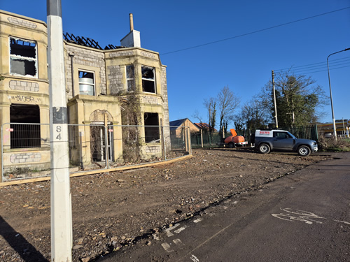 Bens Demolition Division photo Brent Knowle house demolition
