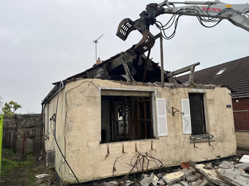 Bens Demolition Division job House demo in Severn Beach near Bristol photo number 4